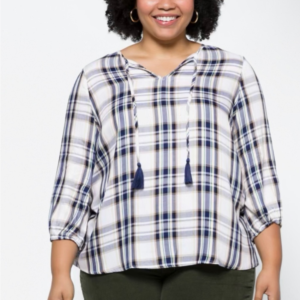 Skies Are Blue Kymberly Tassel Detail Split Neck Top StitchFix 3XL NWT